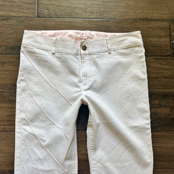 ALICE + OLIVIA Vintage Pink Pipe White Flare Pant Sz 6 - Picture 2 of 5